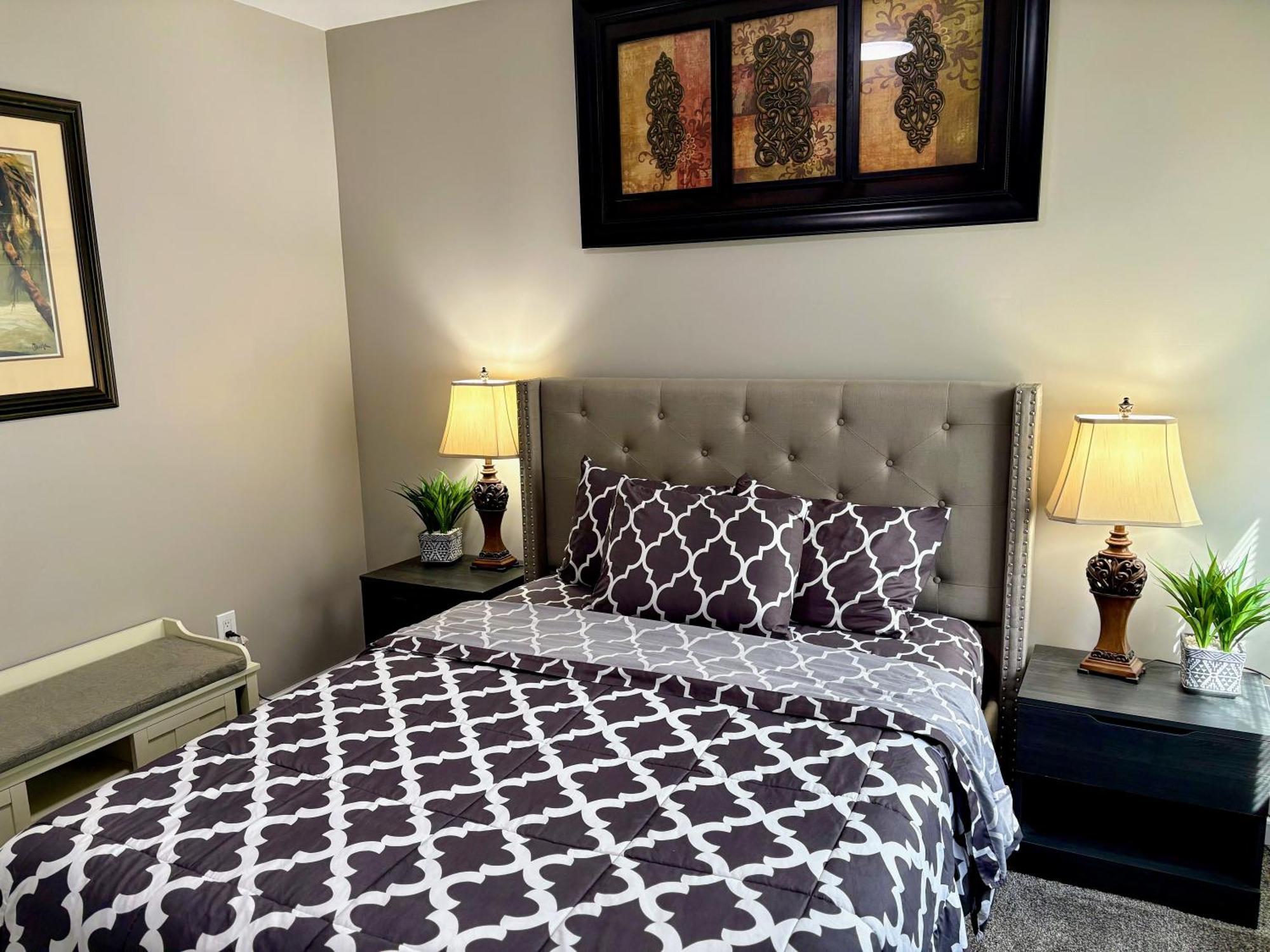 Apartment And Cozy Whole House 25min To Niagara Falls *